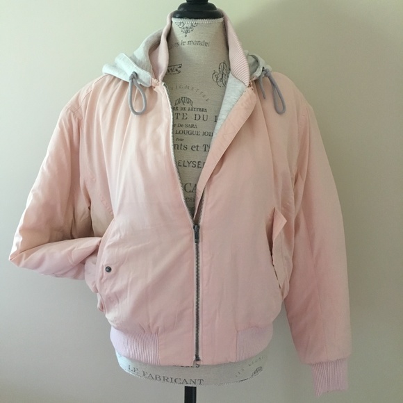 Urban Outfitters Jackets & Blazers - NEW Urban Outfitters puffy bomber jacket